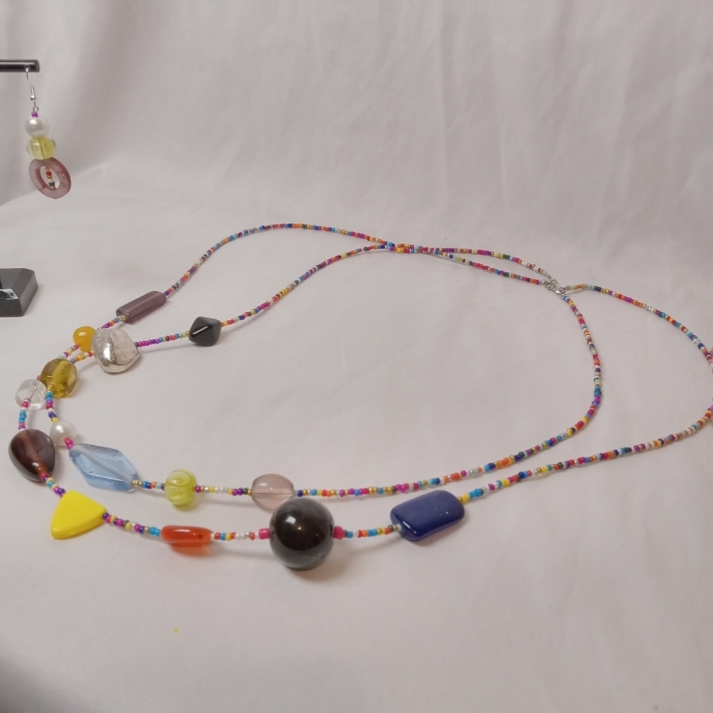 Hand Crafted Multicolor Beaded Necklace Set - Picture 14 of 15
